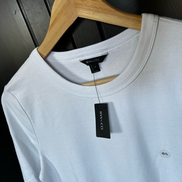 RW&Co Basic White Crew Neck T-Shirt *NWT* Large - Picture 3 of 9